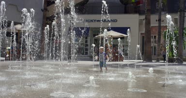 Netflix_ToddlerFountain